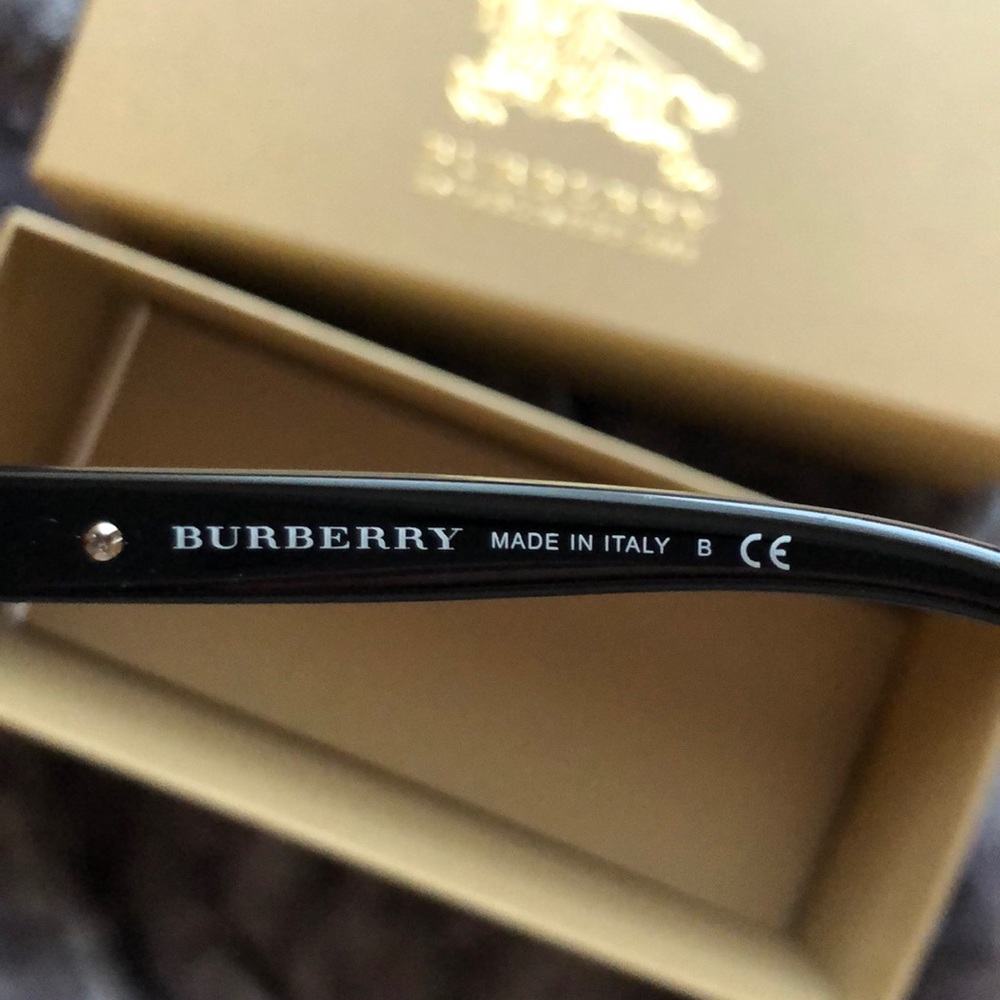 100% Authentic Burberry Sunglasses - Picture 5 of 8